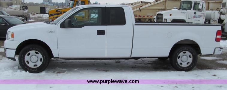 image for item D7171 2006 Ford F150 XLT SuperCab pickup truck