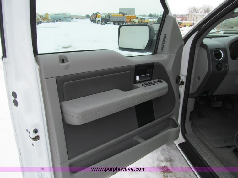 image for item D7171 2006 Ford F150 XLT SuperCab pickup truck