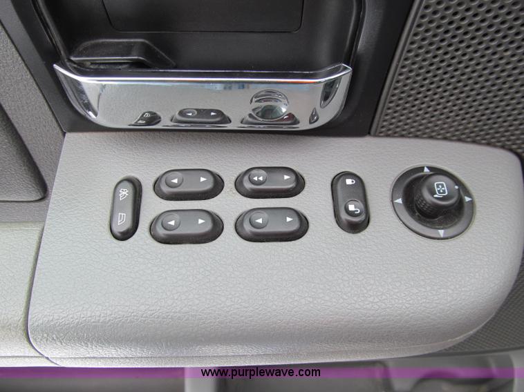 image for item D7171 2006 Ford F150 XLT SuperCab pickup truck