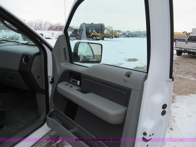 image for item D7171 2006 Ford F150 XLT SuperCab pickup truck