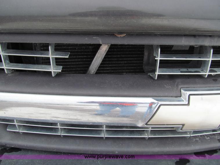 image for item D7172 2000 Chevrolet Silverado 1500 LT Z71 Extended Cab pickup truck