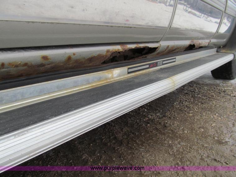 image for item D7172 2000 Chevrolet Silverado 1500 LT Z71 Extended Cab pickup truck