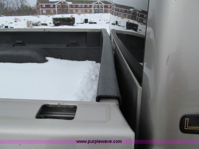 image for item D7172 2000 Chevrolet Silverado 1500 LT Z71 Extended Cab pickup truck