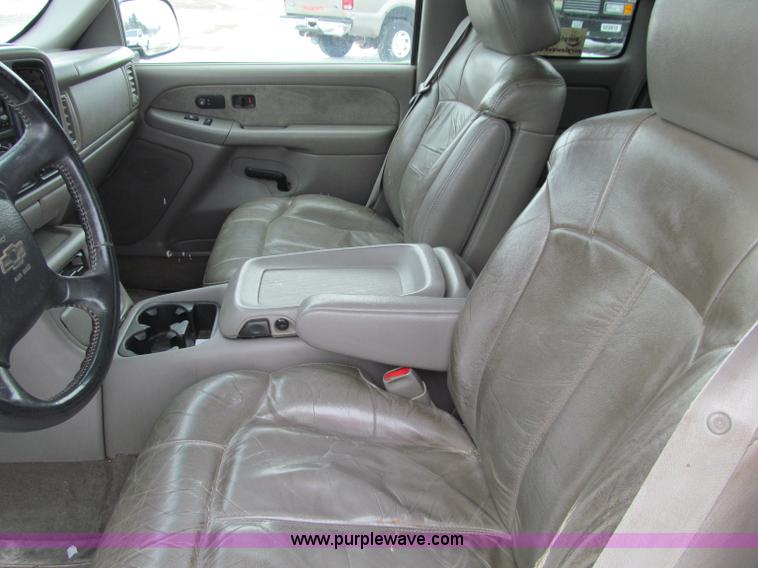 image for item D7172 2000 Chevrolet Silverado 1500 LT Z71 Extended Cab pickup truck