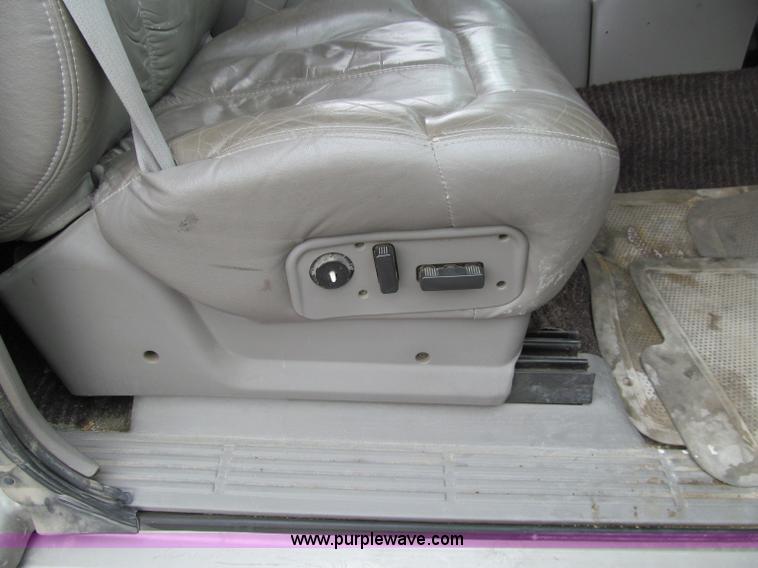 image for item D7172 2000 Chevrolet Silverado 1500 LT Z71 Extended Cab pickup truck