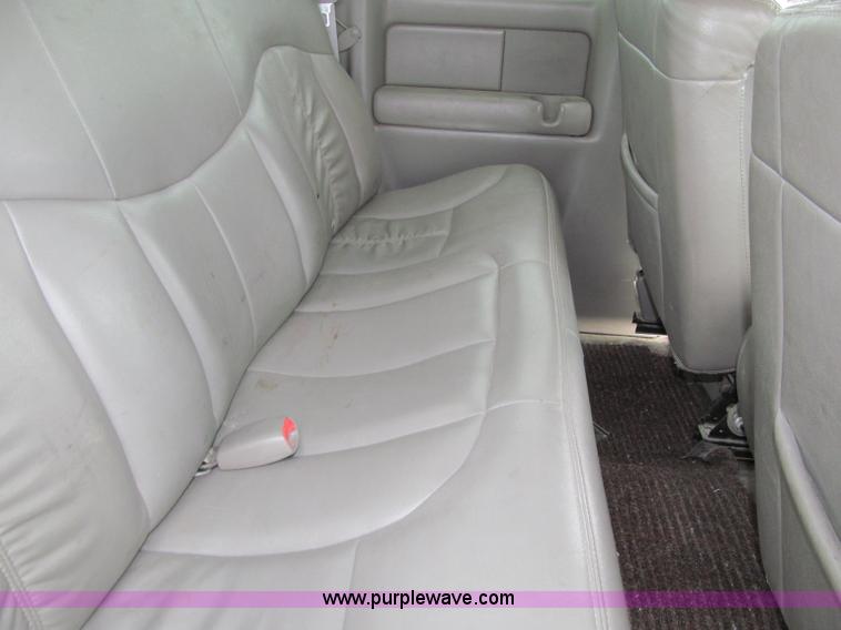 image for item D7172 2000 Chevrolet Silverado 1500 LT Z71 Extended Cab pickup truck