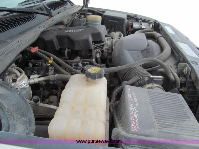 image for item D7172 2000 Chevrolet Silverado 1500 LT Z71 Extended Cab pickup truck