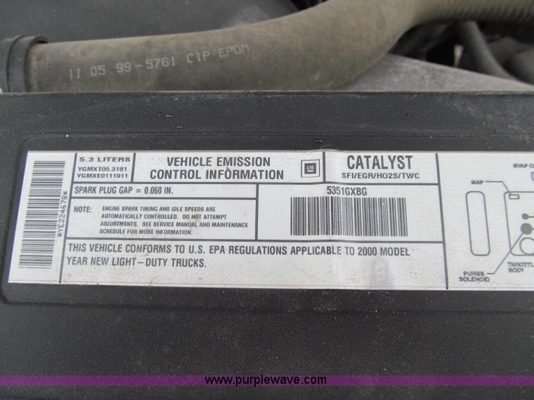 image for item D7172 2000 Chevrolet Silverado 1500 LT Z71 Extended Cab pickup truck