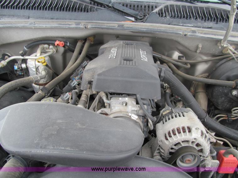 image for item D7172 2000 Chevrolet Silverado 1500 LT Z71 Extended Cab pickup truck