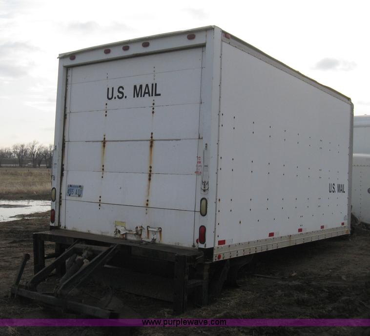 image for item E3125 1999 Morgan cargo truck box