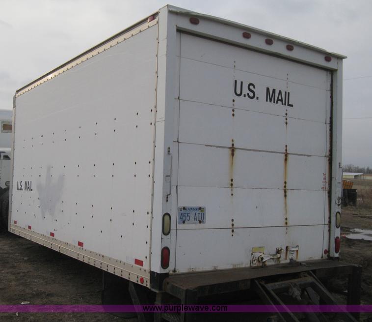 image for item E3125 1999 Morgan cargo truck box
