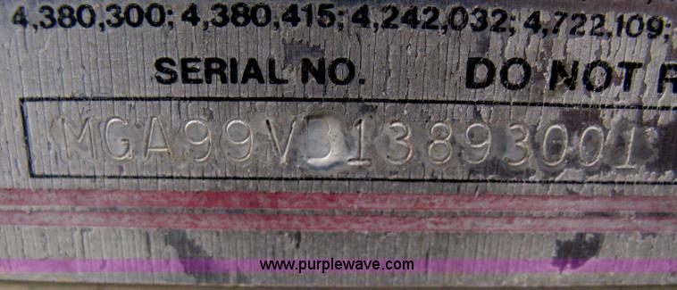 image for item E3125 1999 Morgan cargo truck box