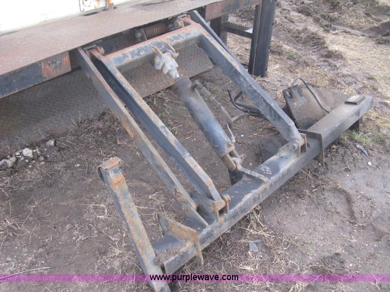 image for item E3125 1999 Morgan cargo truck box