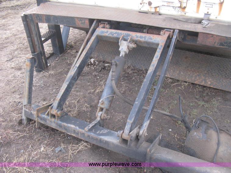 image for item E3125 1999 Morgan cargo truck box