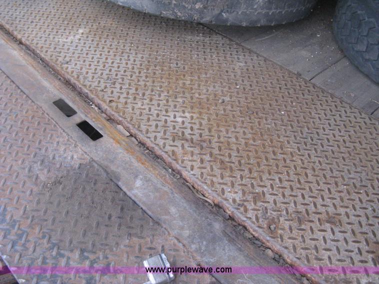 image for item E3125 1999 Morgan cargo truck box