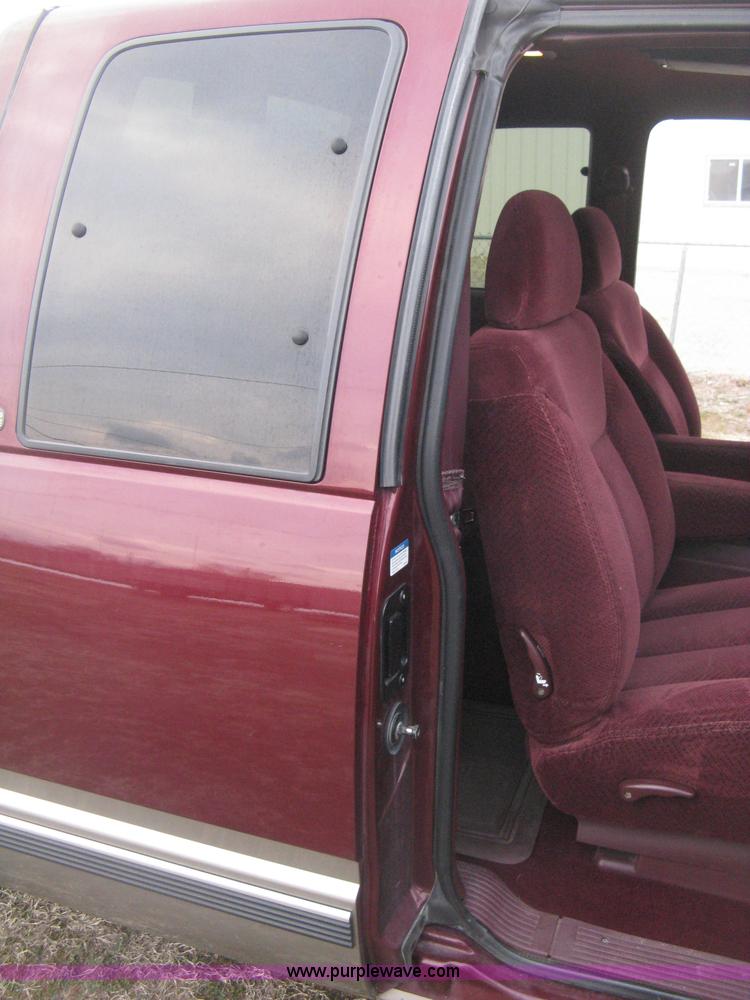 image for item E3126 1998 Chevrolet Silverado 1500 Extended Cab pickup truck