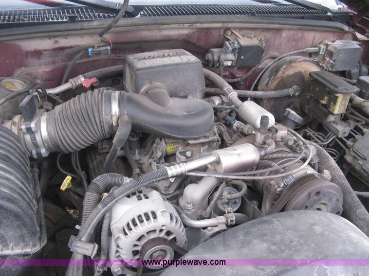 image for item E3126 1998 Chevrolet Silverado 1500 Extended Cab pickup truck