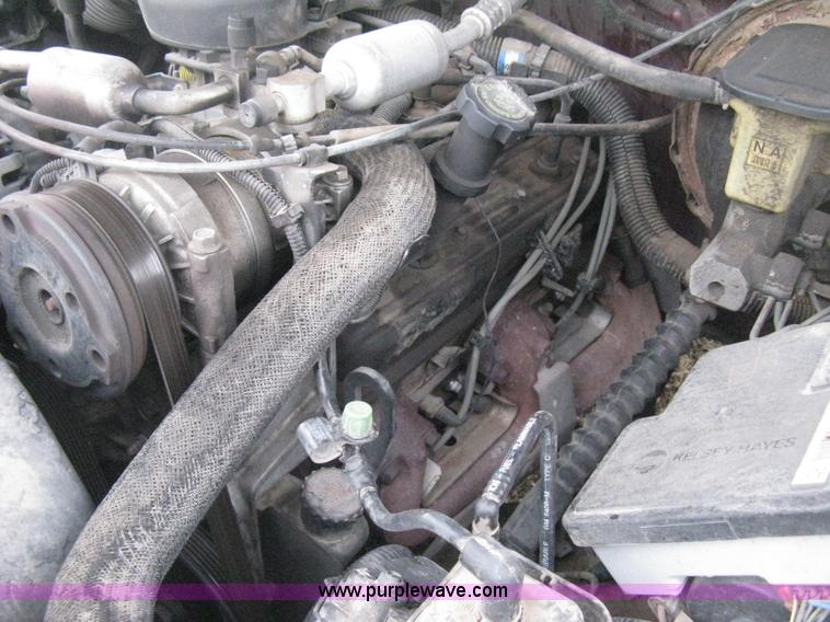 image for item E3126 1998 Chevrolet Silverado 1500 Extended Cab pickup truck