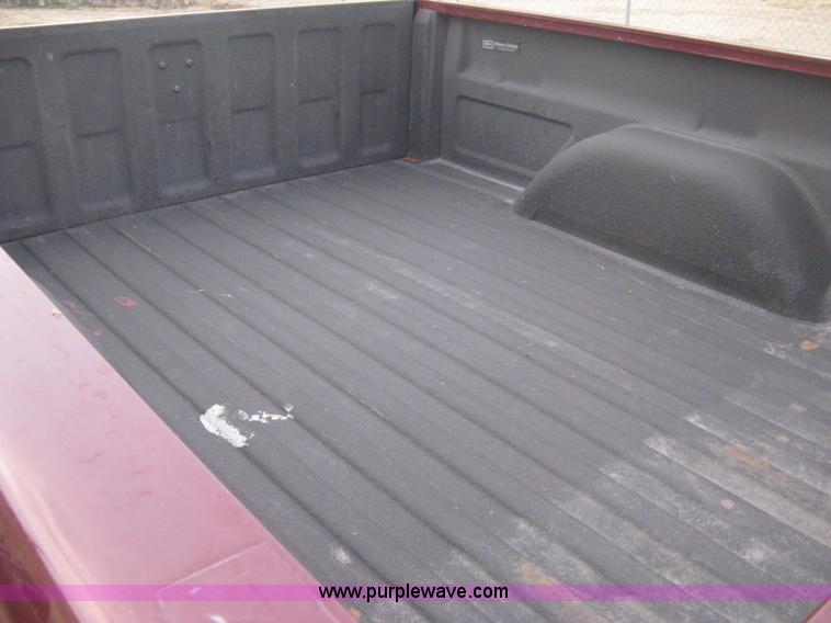 image for item E3126 1998 Chevrolet Silverado 1500 Extended Cab pickup truck