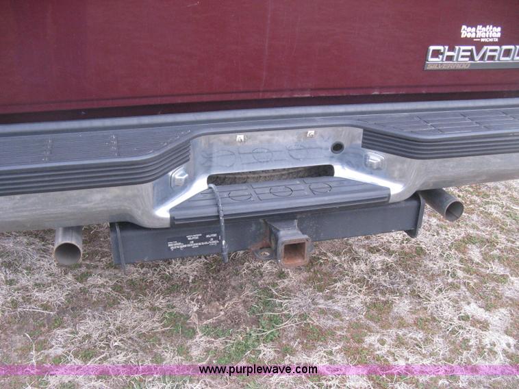 image for item E3126 1998 Chevrolet Silverado 1500 Extended Cab pickup truck