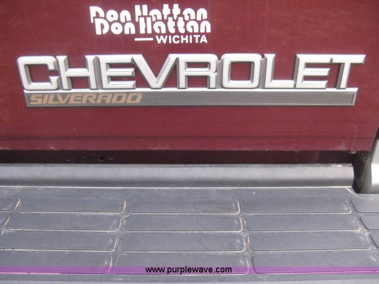 image for item E3126 1998 Chevrolet Silverado 1500 Extended Cab pickup truck