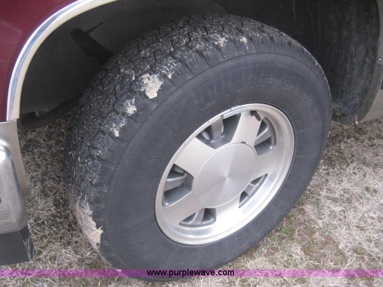 image for item E3126 1998 Chevrolet Silverado 1500 Extended Cab pickup truck