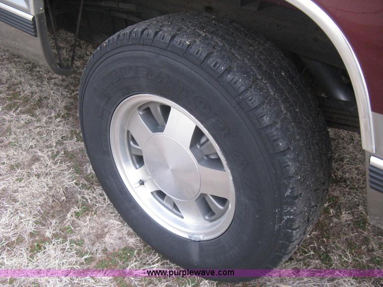 image for item E3126 1998 Chevrolet Silverado 1500 Extended Cab pickup truck