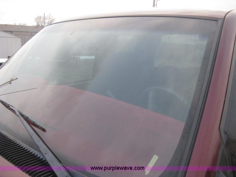 image for item E3126 1998 Chevrolet Silverado 1500 Extended Cab pickup truck