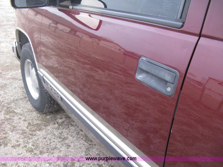 image for item E3126 1998 Chevrolet Silverado 1500 Extended Cab pickup truck