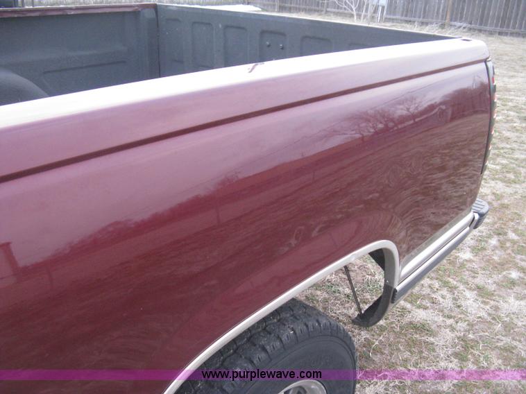 image for item E3126 1998 Chevrolet Silverado 1500 Extended Cab pickup truck