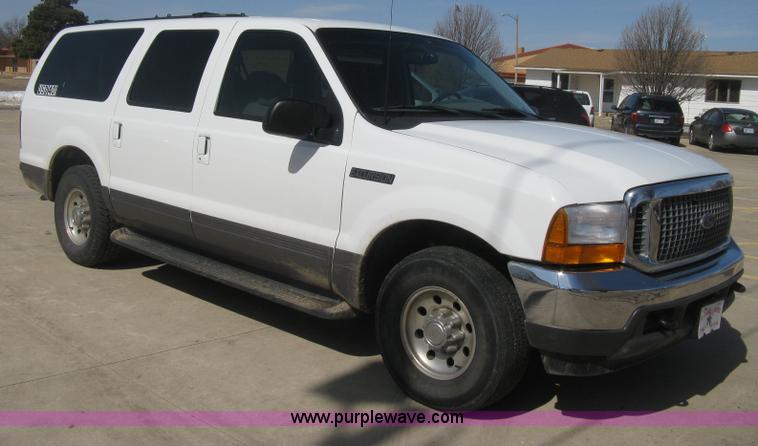 image for item E3135 2001 Ford Excursion XLT SUV