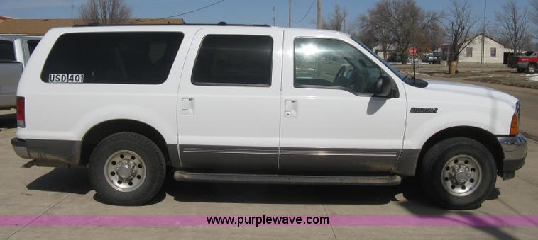 image for item E3135 2001 Ford Excursion XLT SUV
