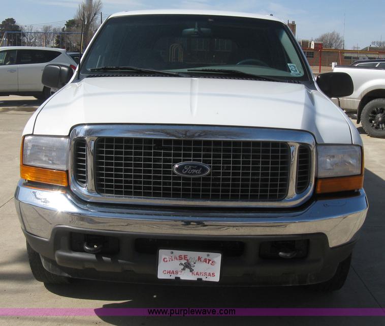 image for item E3135 2001 Ford Excursion XLT SUV