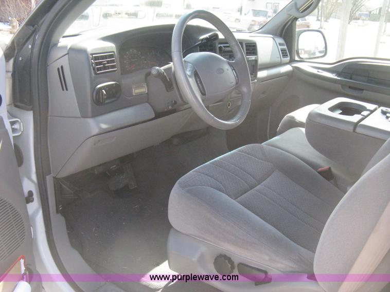 image for item E3135 2001 Ford Excursion XLT SUV