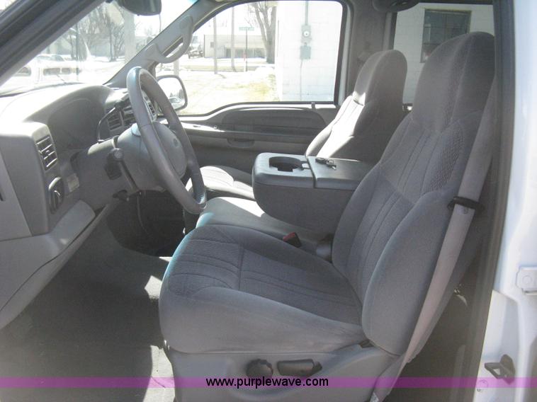 image for item E3135 2001 Ford Excursion XLT SUV