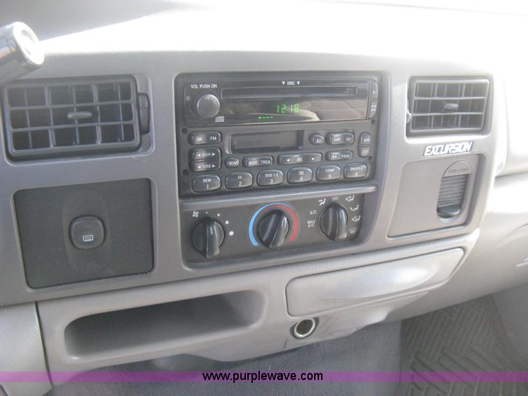 image for item E3135 2001 Ford Excursion XLT SUV