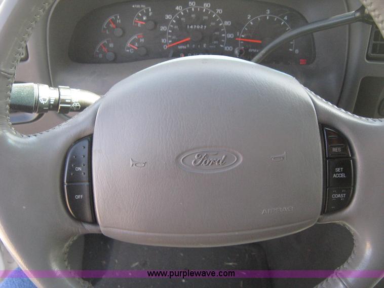 image for item E3135 2001 Ford Excursion XLT SUV