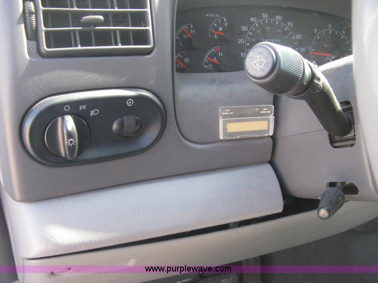 image for item E3135 2001 Ford Excursion XLT SUV