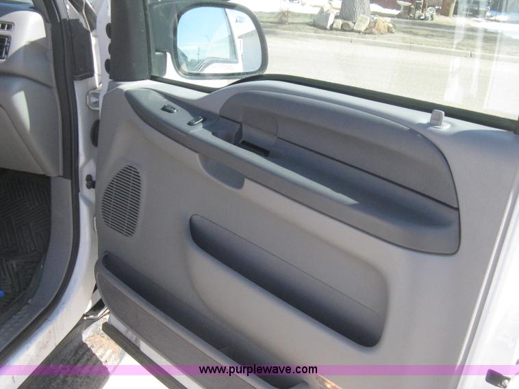 image for item E3135 2001 Ford Excursion XLT SUV