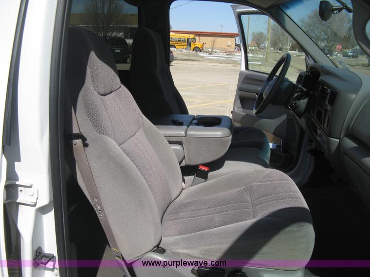 image for item E3135 2001 Ford Excursion XLT SUV