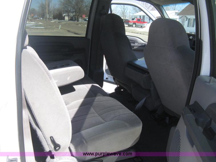 image for item E3135 2001 Ford Excursion XLT SUV