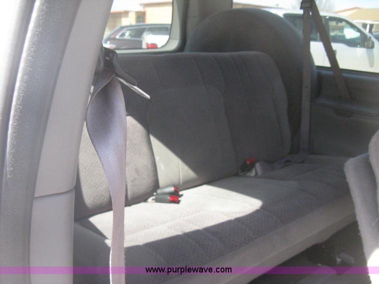 image for item E3135 2001 Ford Excursion XLT SUV