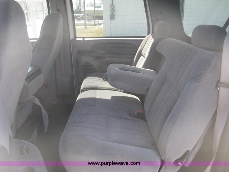 image for item E3135 2001 Ford Excursion XLT SUV