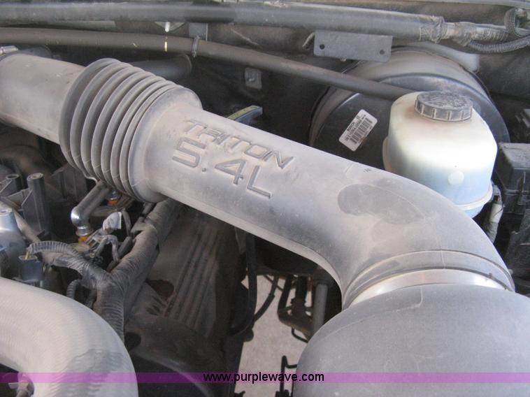 image for item E3135 2001 Ford Excursion XLT SUV