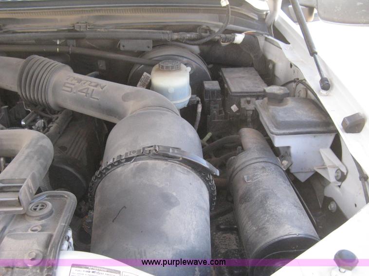 image for item E3135 2001 Ford Excursion XLT SUV