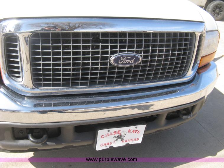 image for item E3135 2001 Ford Excursion XLT SUV