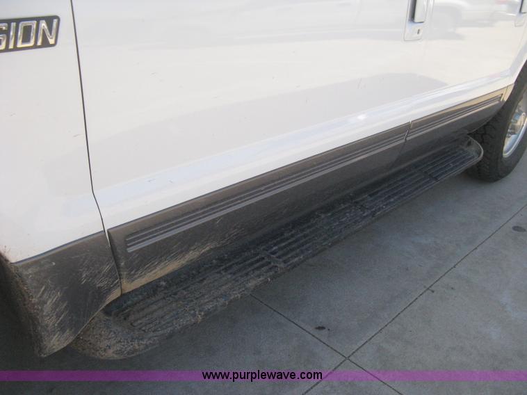 image for item E3135 2001 Ford Excursion XLT SUV