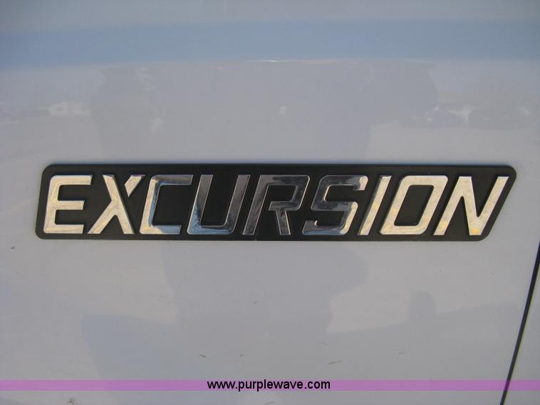 image for item E3135 2001 Ford Excursion XLT SUV