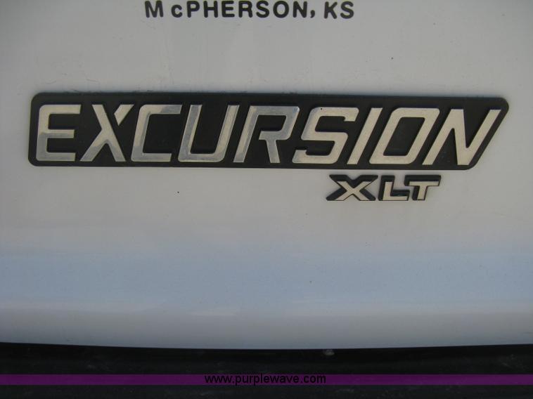 image for item E3135 2001 Ford Excursion XLT SUV