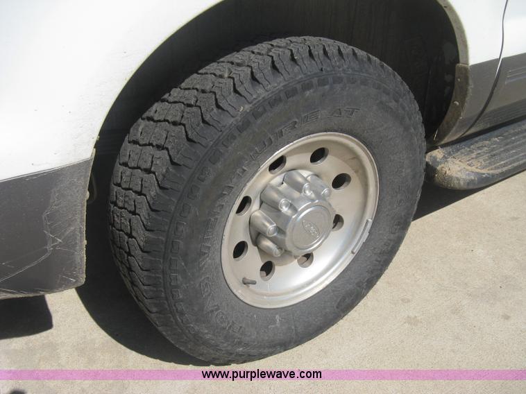 image for item E3135 2001 Ford Excursion XLT SUV